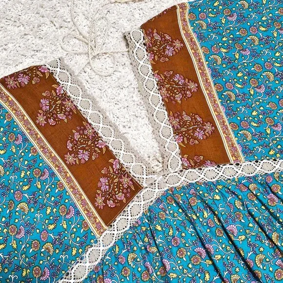 GiGiO Brand Dress Teal Multi Floral Print Crochet Trim Size Small - Picture 9 of 10